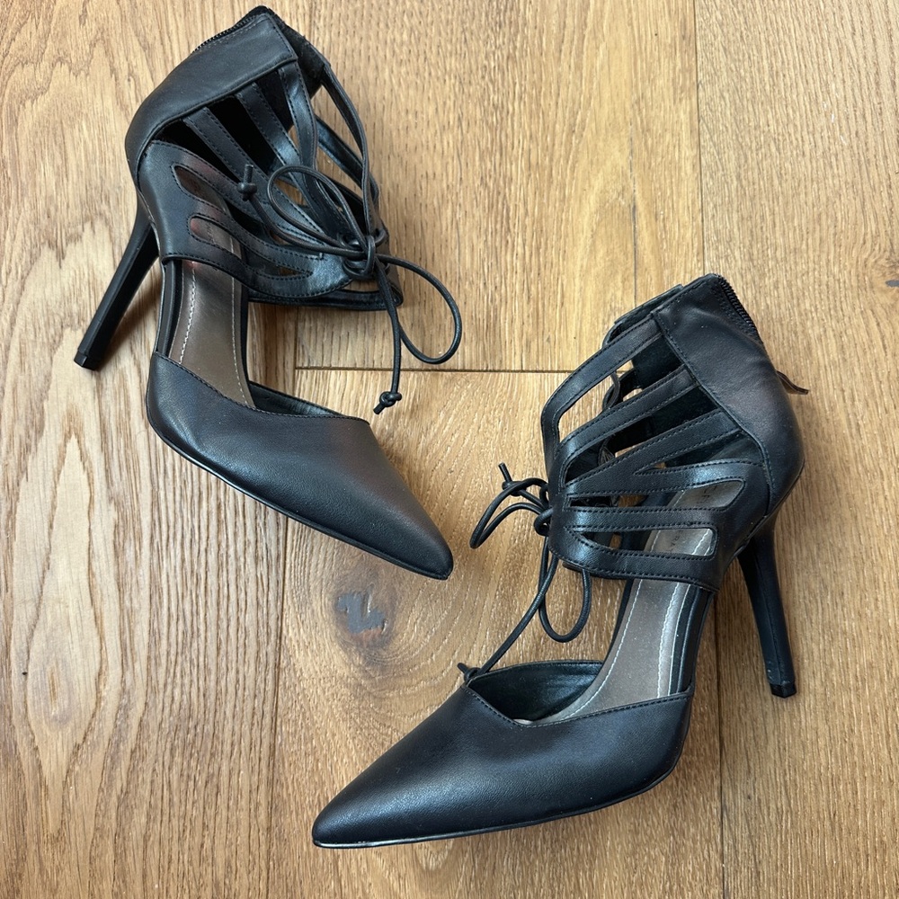 BCBGeneration Black Strappy Heels Size 7 NWOT